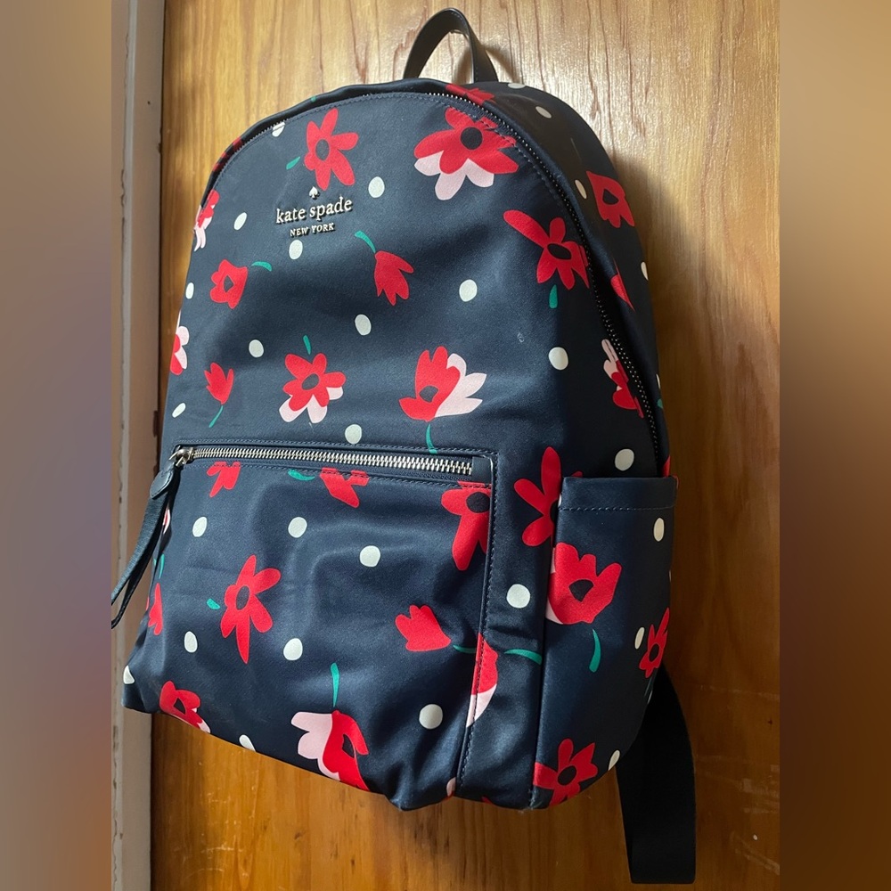 Backpack - Picture 3 of 6
